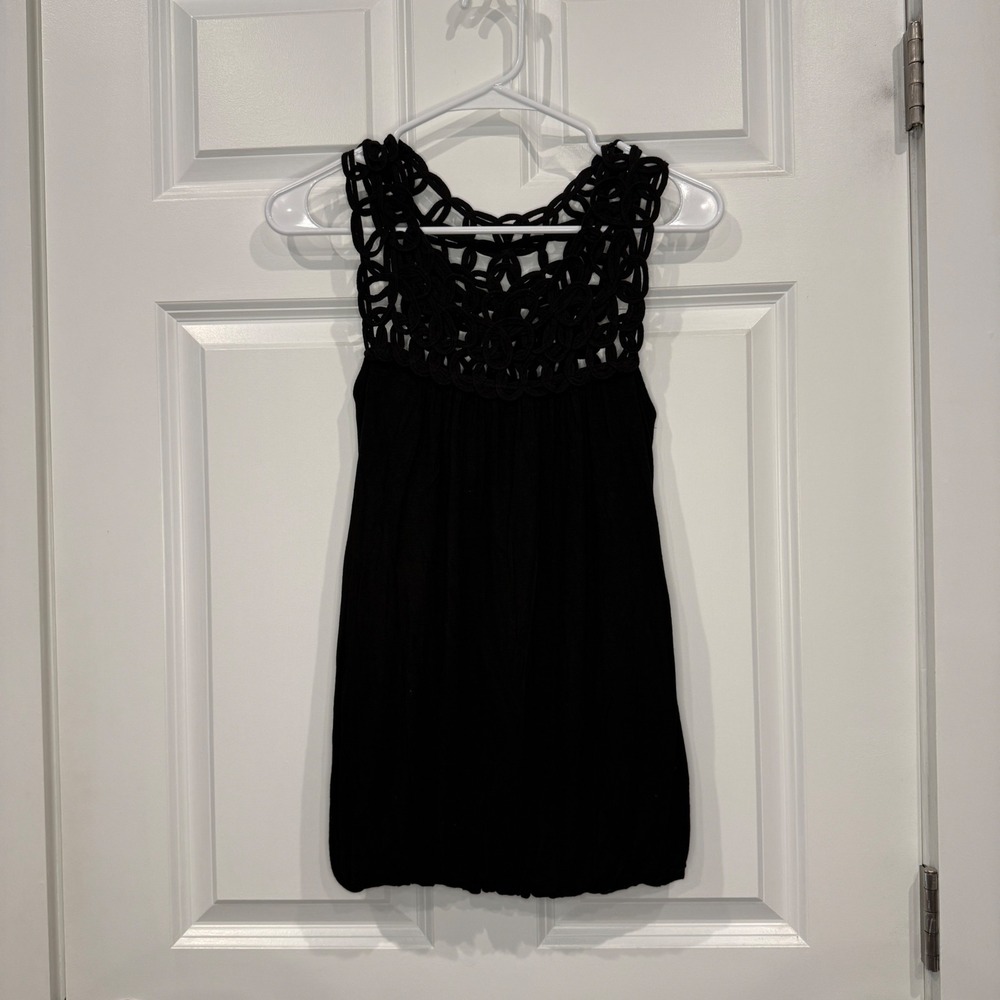 Wet Seal Black Crochet Yoke Bubble Hem Sleeveless Top Womens‎ Size XS
